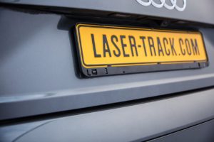 Lasertrack Flare Einbau Nummernschild